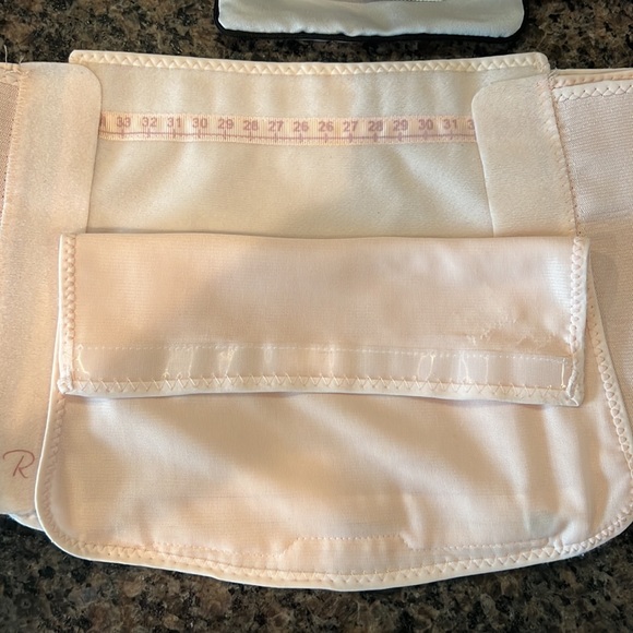 Cinch Tummy Wrap - Picture 3 of 4